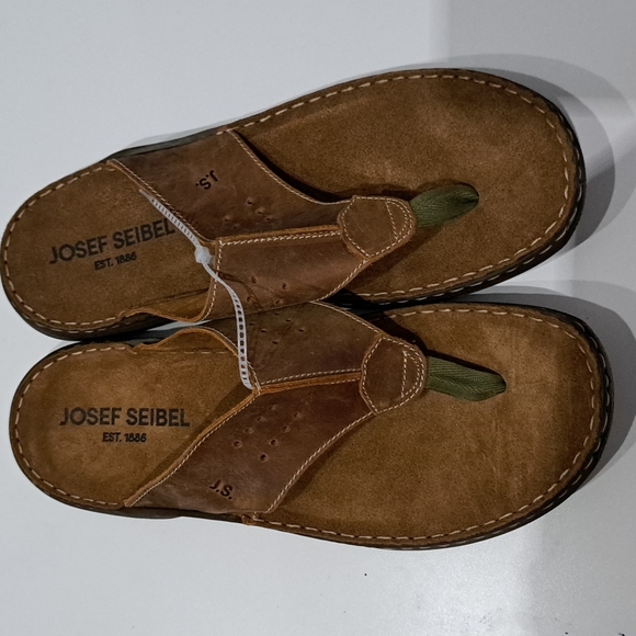 Josef Seibel® Maverick 05 Leather Slip-on Sandals. - Picture 5 of 10